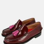 Castellanos burdeos con borlas moradas