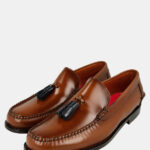 Chaussures Mocassins "Karicole" marron à pompons bleus