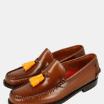 Castellanos marrón "KARICOLE" con borlas  naranjas