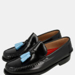 Castellanos negro con borlas azul claro