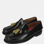 Castellanos negro con borlas verde oliva